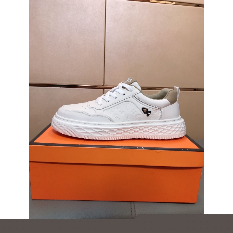 Pra*a casual shoes
